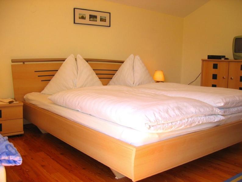 Ferienwohnungen Huber Weyregg Zimmer foto